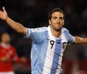 kaiyun官方-时代对峙，詹姆斯个人神话与法国队极限篮球的哲学碰撞，神话对决哲学，詹姆斯个人英雄主义与法国极限篮球的世纪碰撞